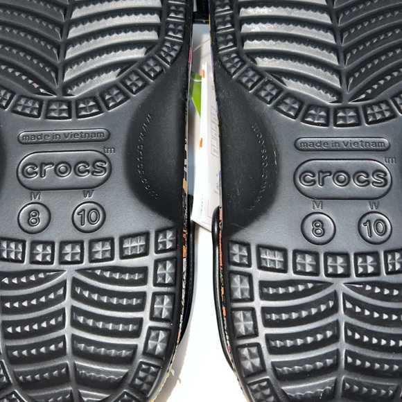 M8/W10 DISNEY CROCS Mickey and Minnie Halloween Shoes - Picture 9 of 14